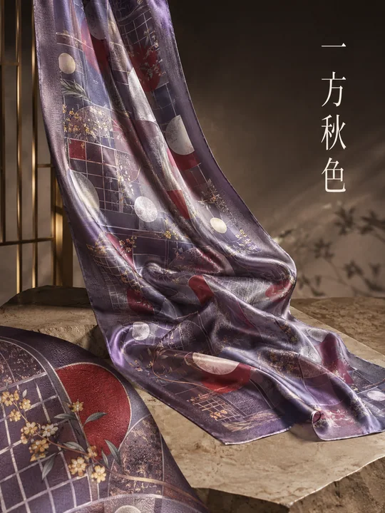 一方秋色:烟紫调中秋限定真丝巾广告