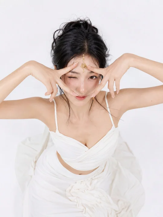 日系杂志感香槟白写真