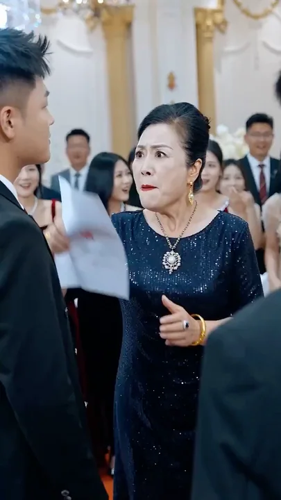 Возвращение Короля Драконов: Сцена унижения богатой семьи, отказавшейся от помолвки