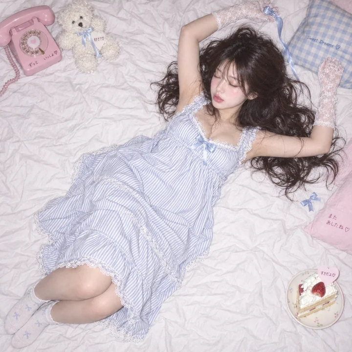 复古CCD女孩：蓝白条纹与白日梦