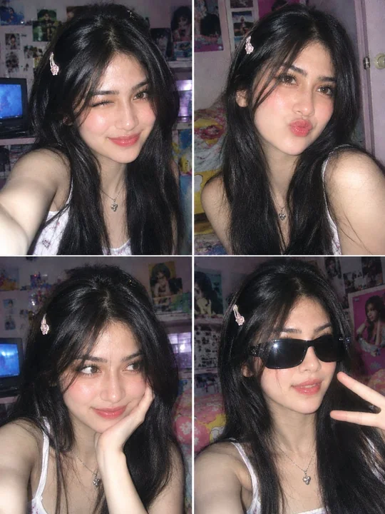 怀旧四格自拍亭风格成年女性人像