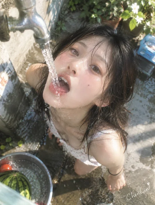 韩系不完美美女夏日饮水视觉