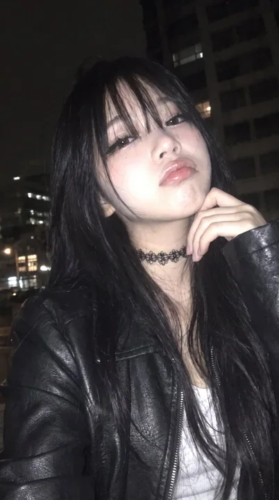 业余自然模糊iPhone自拍日本年轻女性