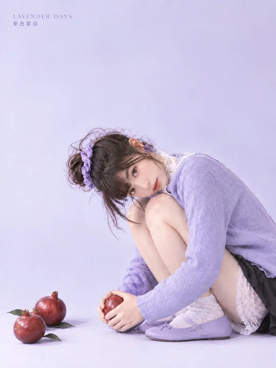 薰衣草色少女与石榴复古时尚写真