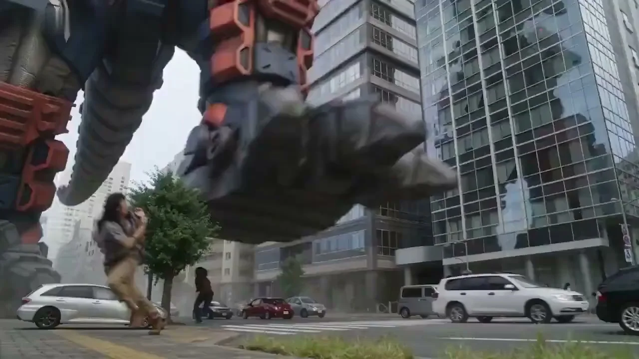 钢铁巨兽突袭现代都市